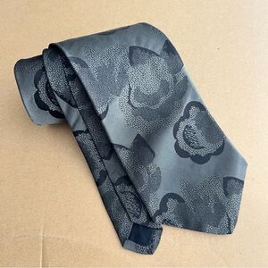 Fendi Gray Floral Men's Tie